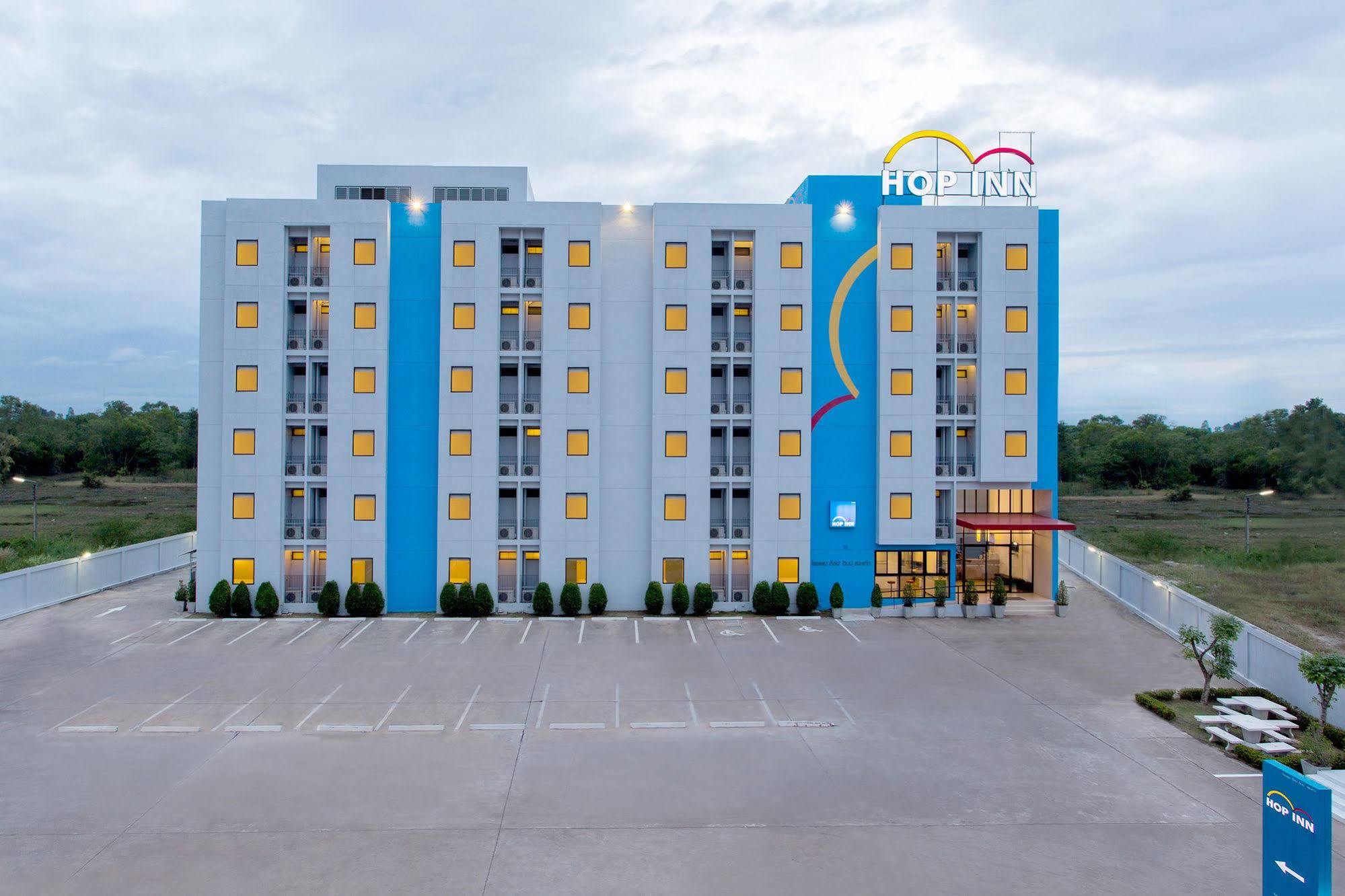 Hop Inn Phitsanulok Exteriör bild