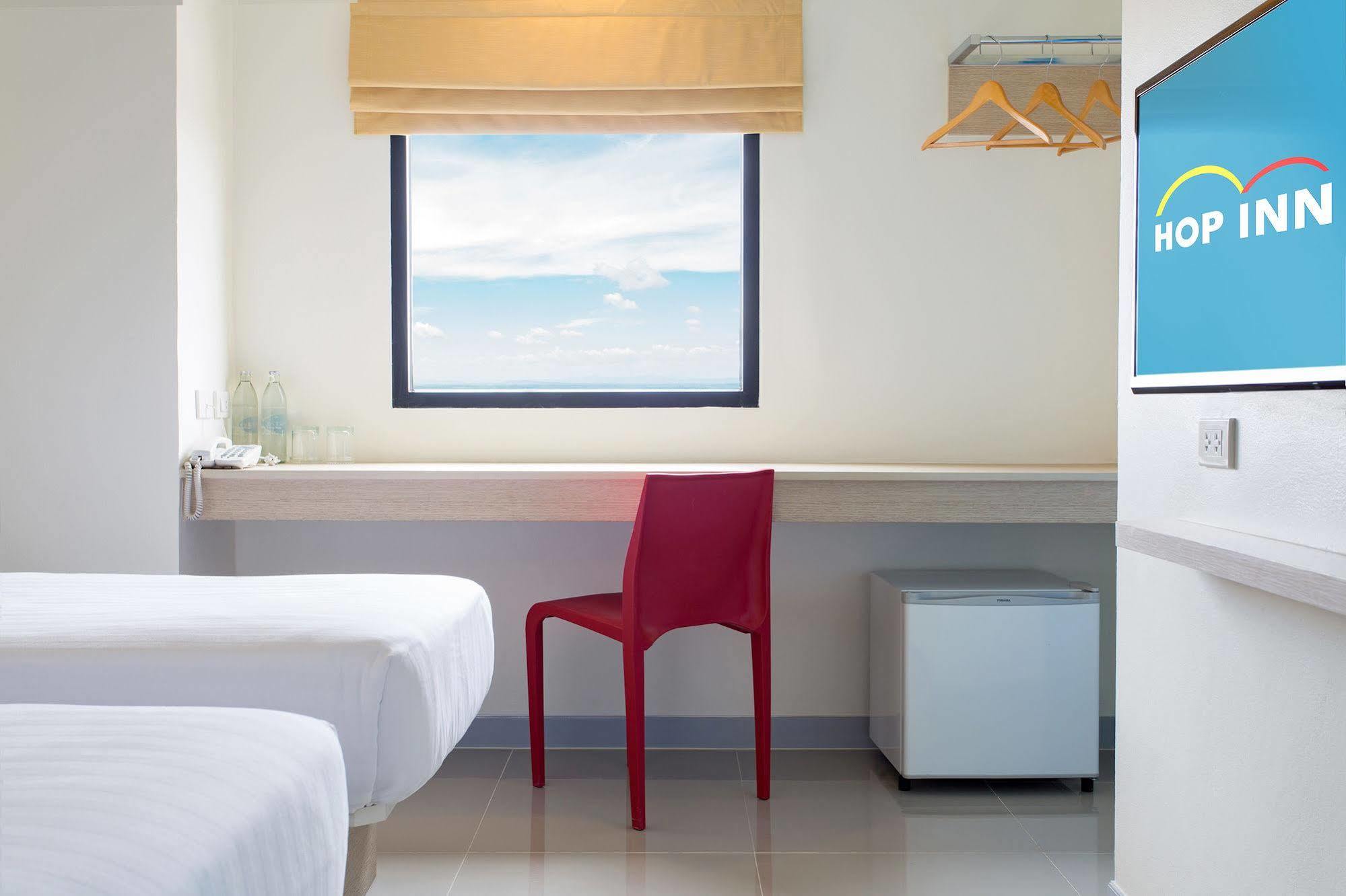 Hop Inn Phitsanulok Exteriör bild